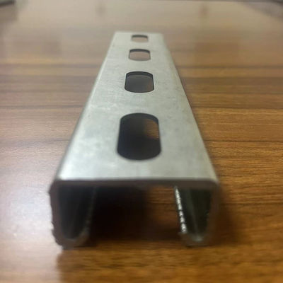 商業用ASTM鋼枠 振動式ストラットチャネル Cセクション 100mm
